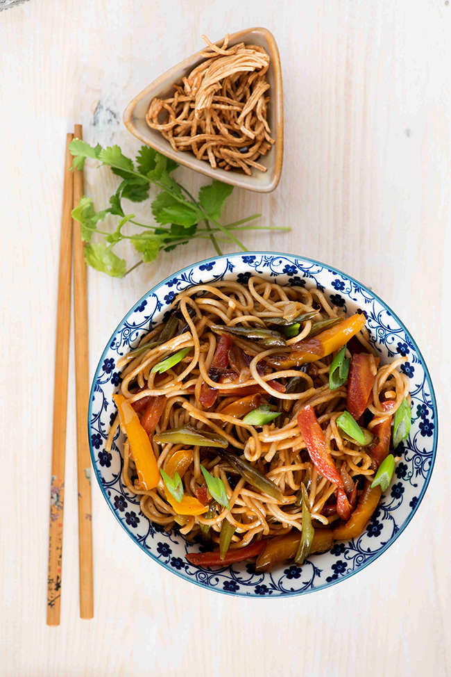 Vegetable hakka noodles is an Indo-Chinese dish, also popularly known as Veg chow mien. A veg hakka noodles recipe that will make you ditch the take away.