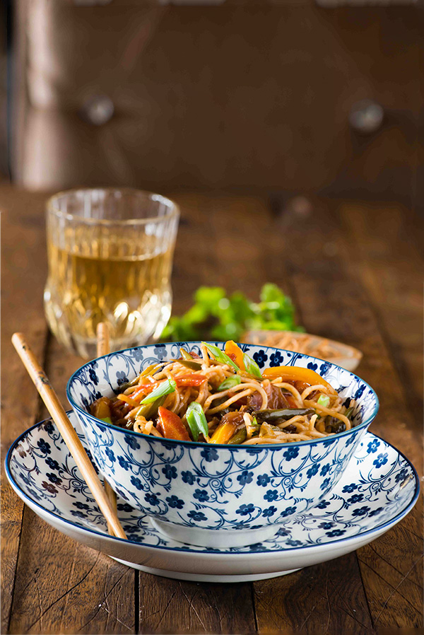 Vegetable hakka noodles is an Indo-Chinese dish, also popularly known as Veg chow mien. A veg hakka noodles recipe that will make you ditch the take away.