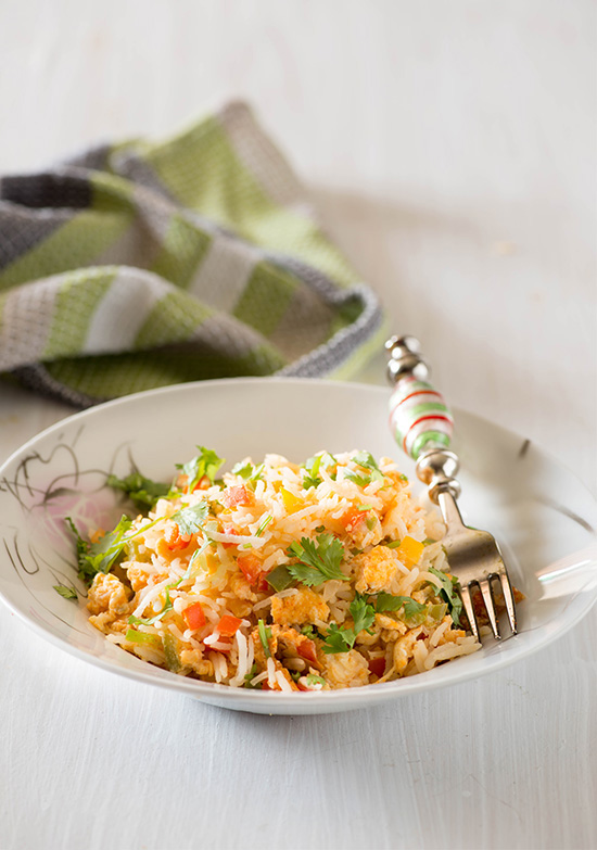 Egg Fried rice recipe, Simple easy and quick one pot meal on its own. Pair this egg fried rice Indian way with your choice of curry or raita and it makes a scrumptious easy weeknight Indian meal.
