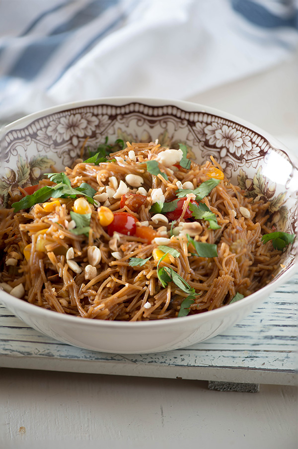 Asian Vermicelli noodle bowls for breakfast. It's a delicious breakfast which is healthy, vegetarian, vegan and very flavourful. It is Made with wheat vermicelli, 