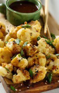 bang bang cauliflower with sauce