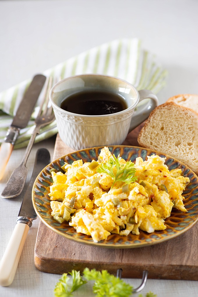 easy scrambled eggs