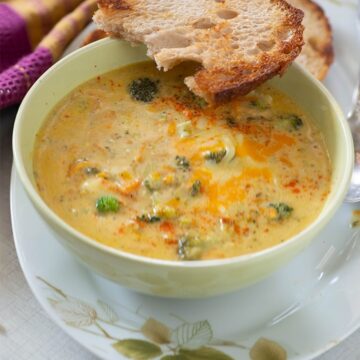 Instant pot Broccoli Cheddar Soup