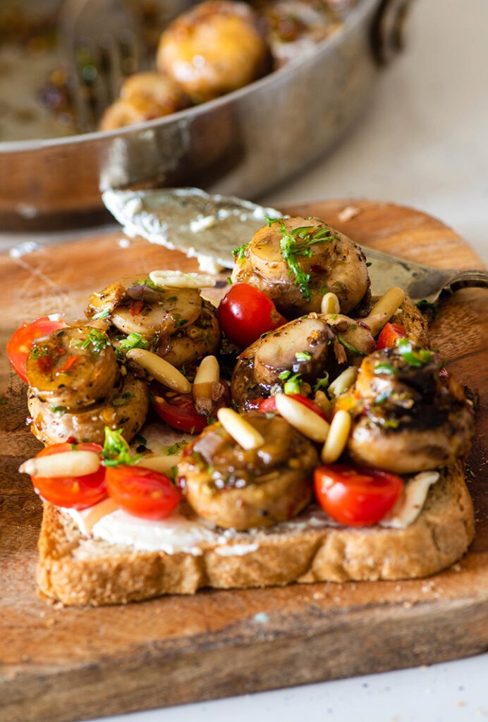 garlic mushroom on toast