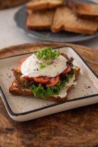 Poached egg on toast